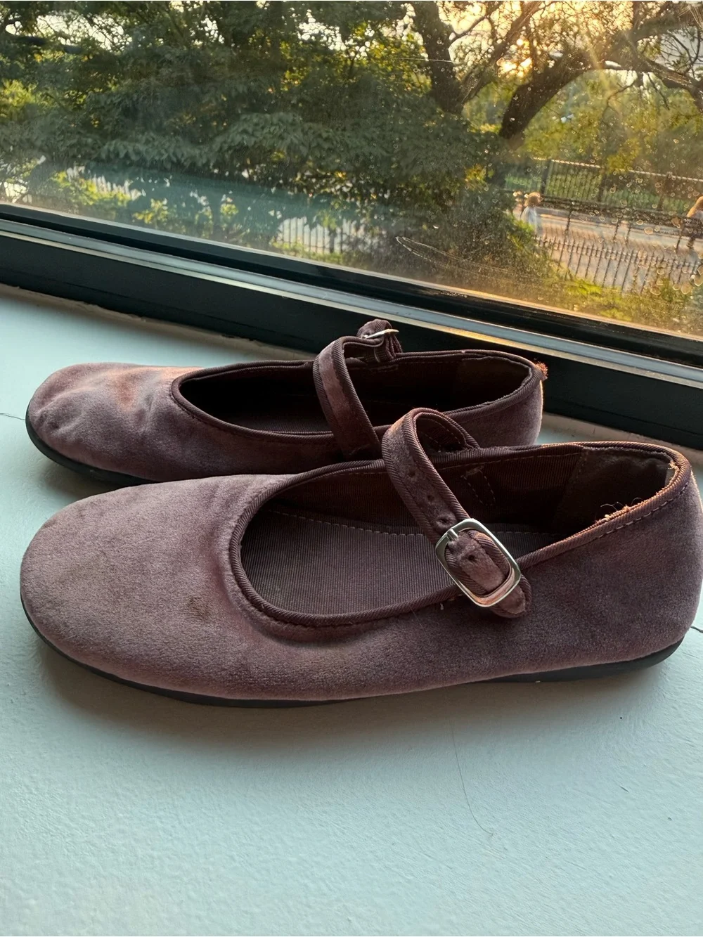Zara Girls Mauve Velvet Mary Jane Shoes, size 13 (Zara 31)